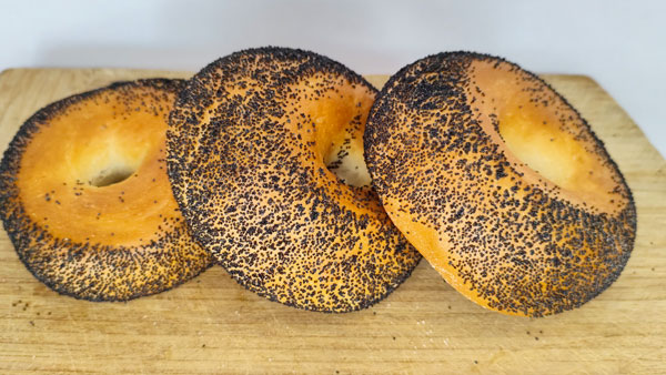 Poppy Seed Bagel, sliced